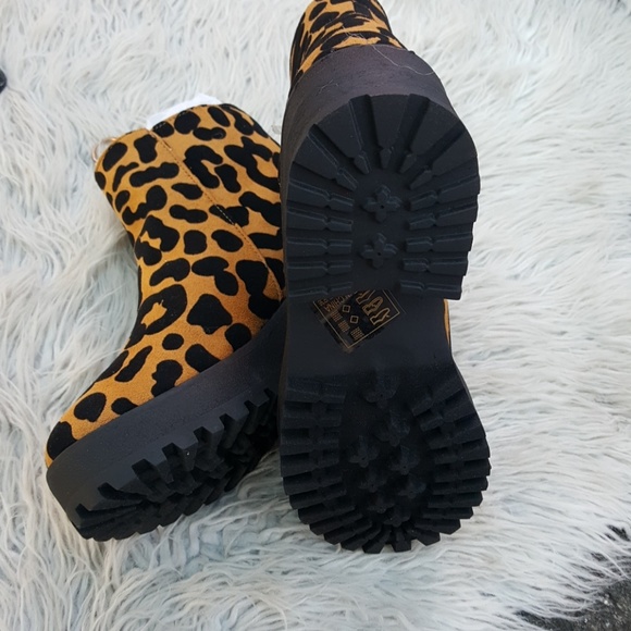 Qupid Boots - Picture 4 of 4